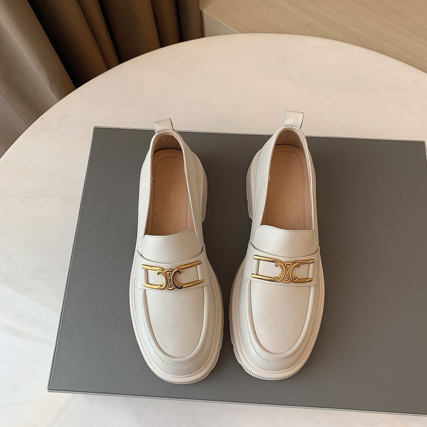 ND | Loafers élégants et maladroits
