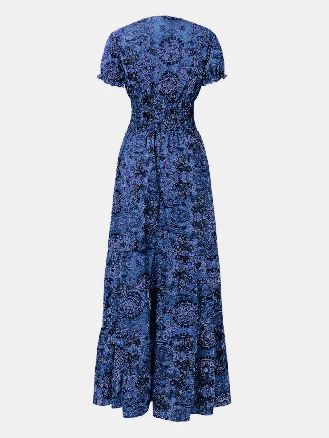 ND | Grande robe avec décolleté en V smocké et manches courtes