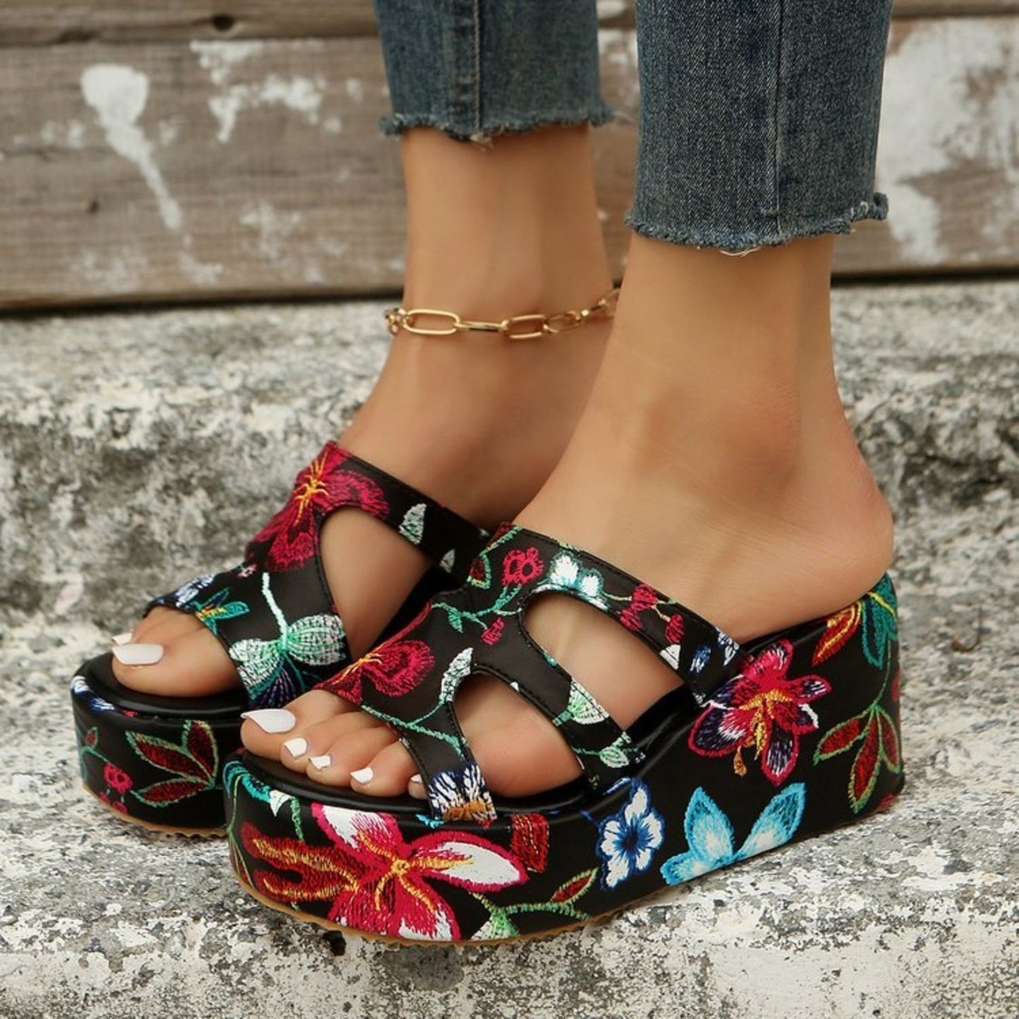 EP | Sandales découpées fleuries Peep Toe