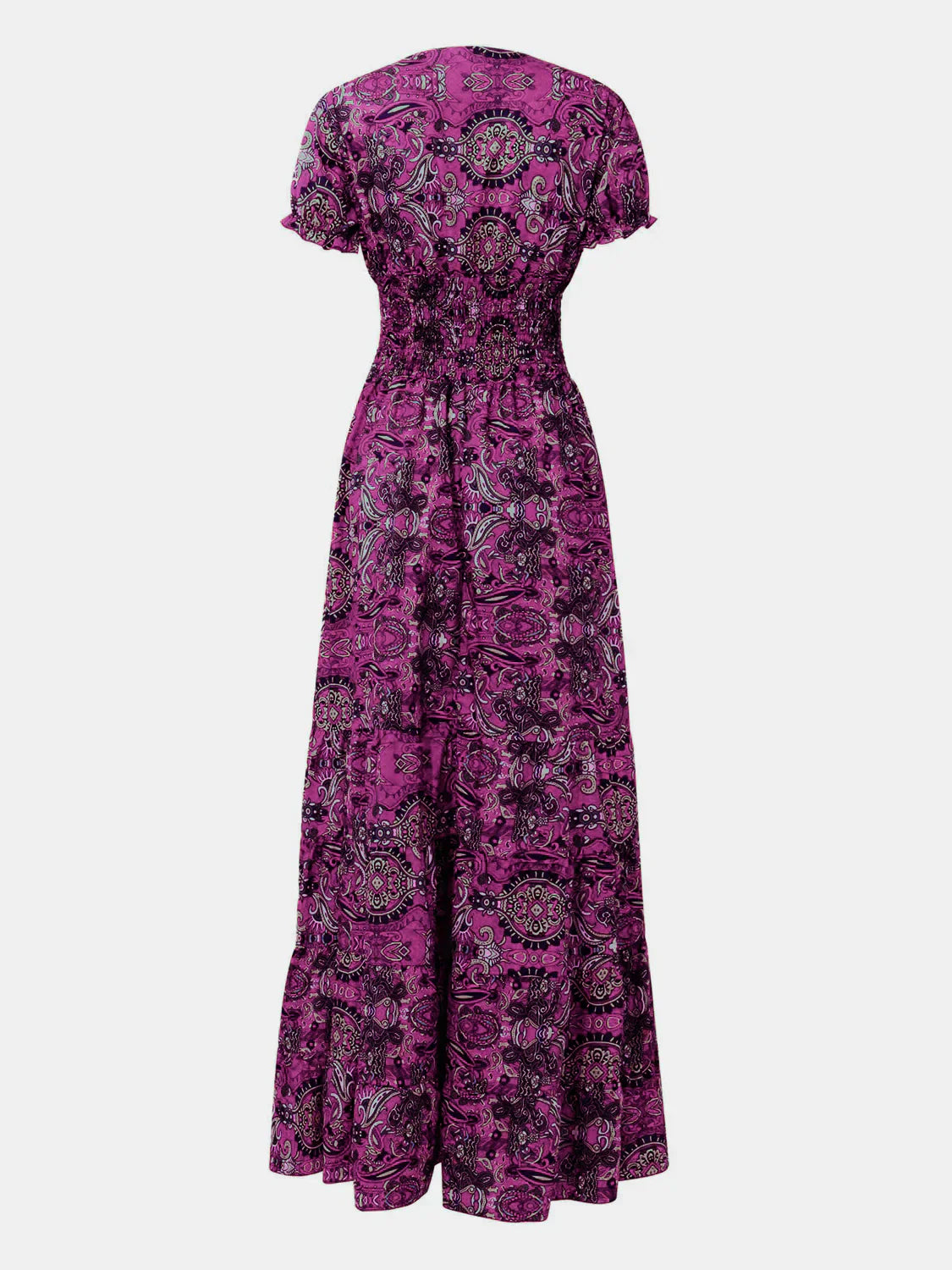 ND | Grande robe avec décolleté en V smocké et manches courtes