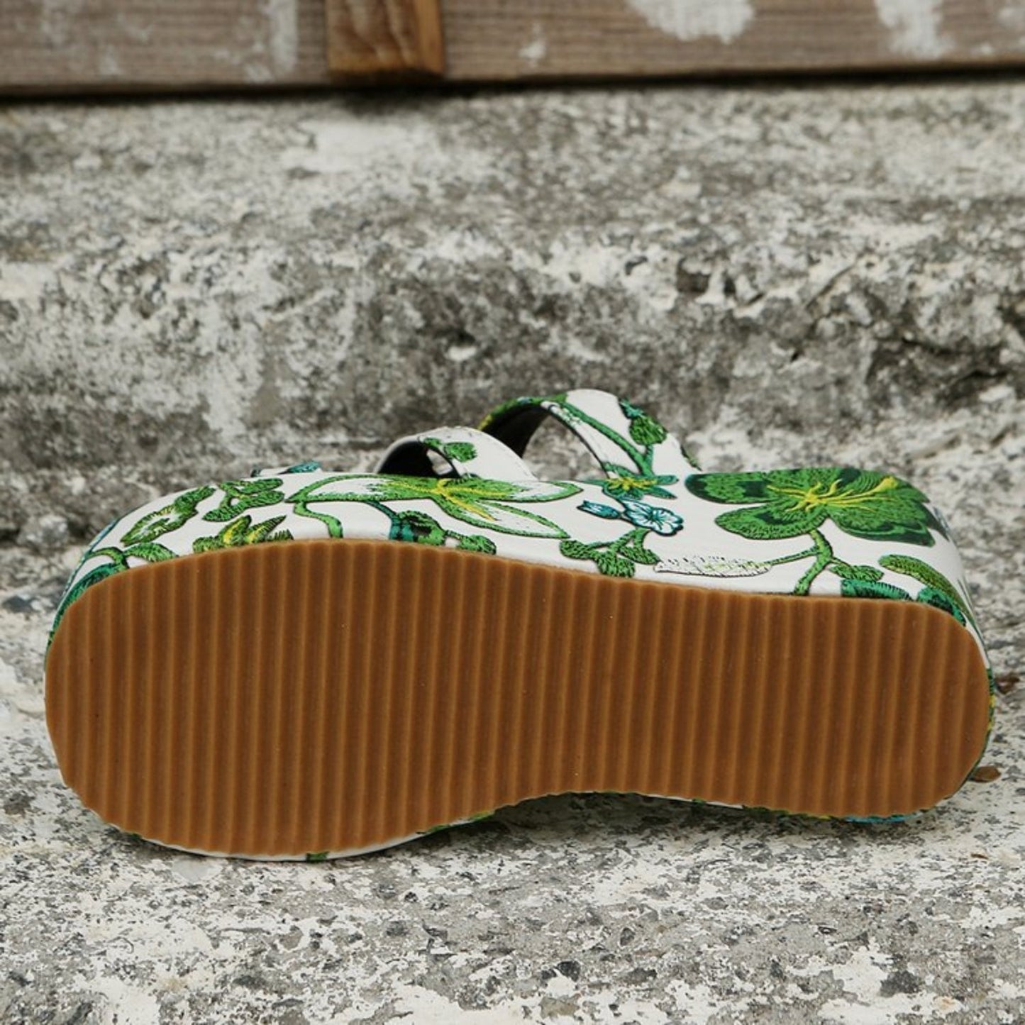 EP | Sandales découpées fleuries Peep Toe