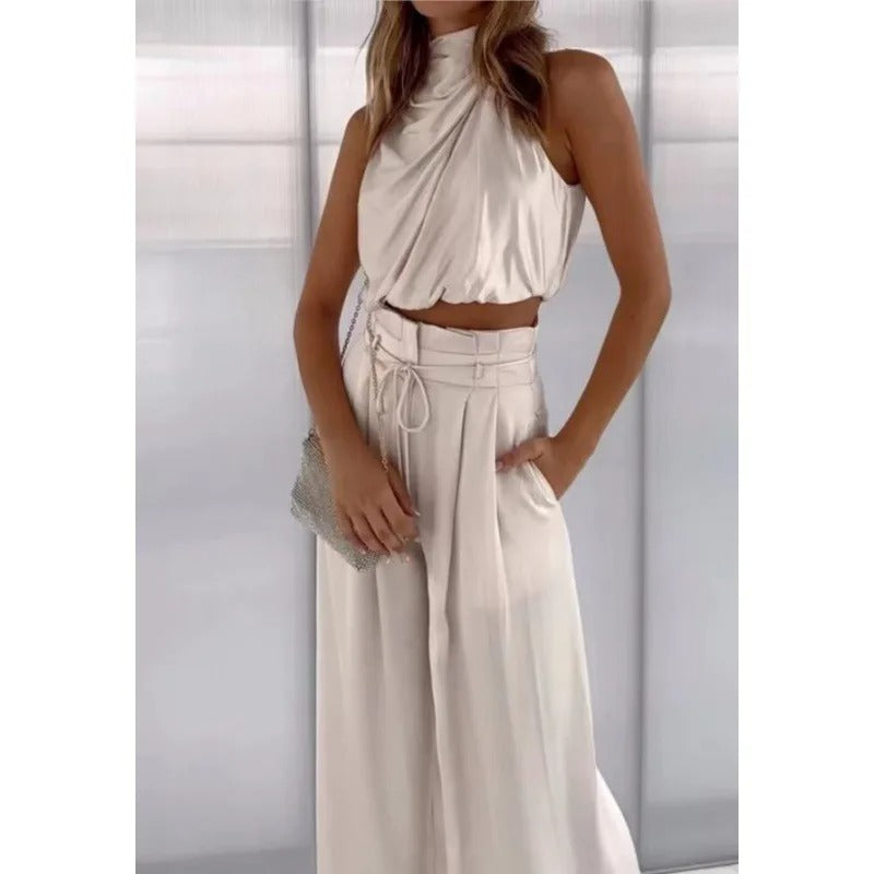 EP | Crop-Top avec décolleté tour de cou et ensemble de jambes larges