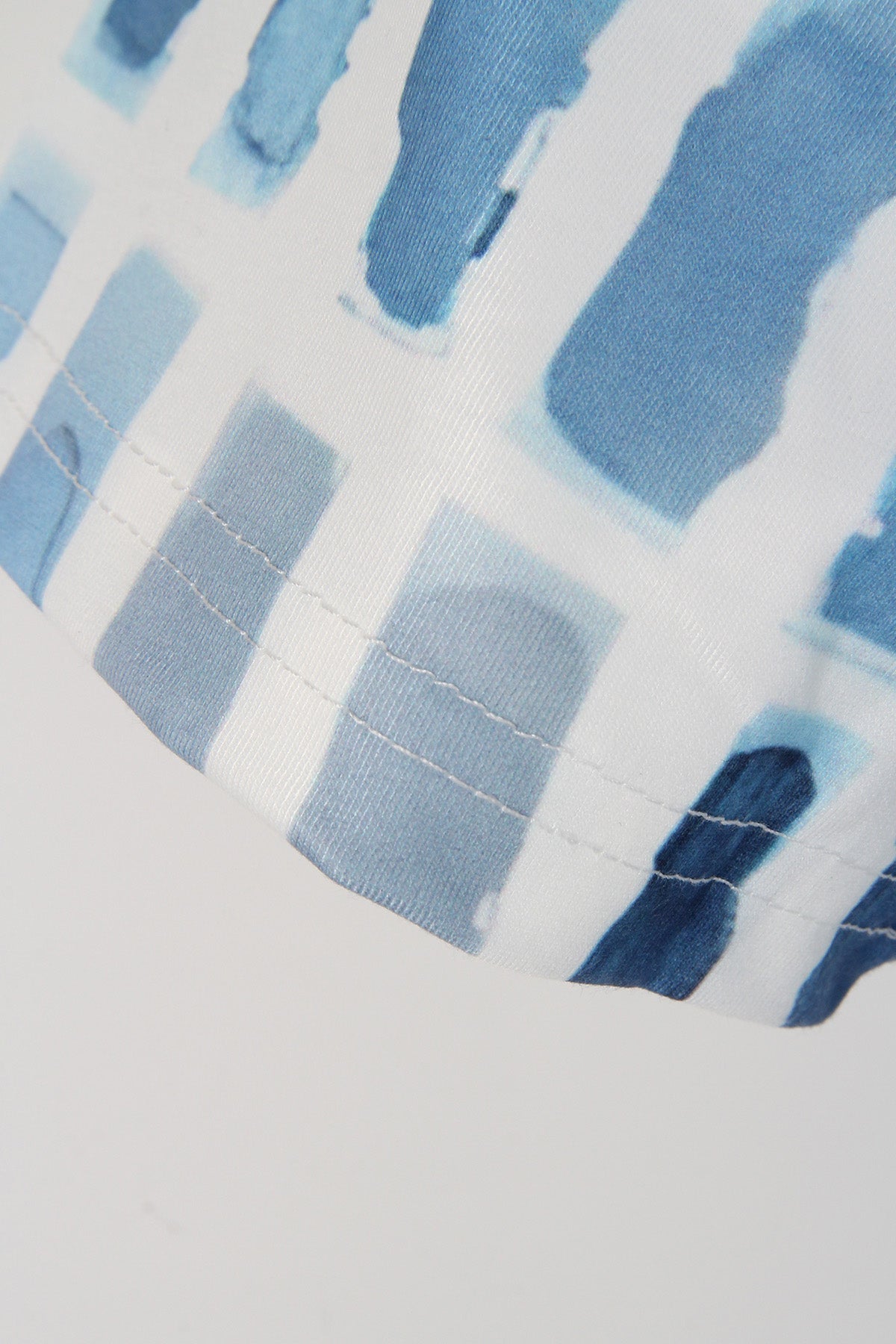 ND | motif bleu manches courtes
