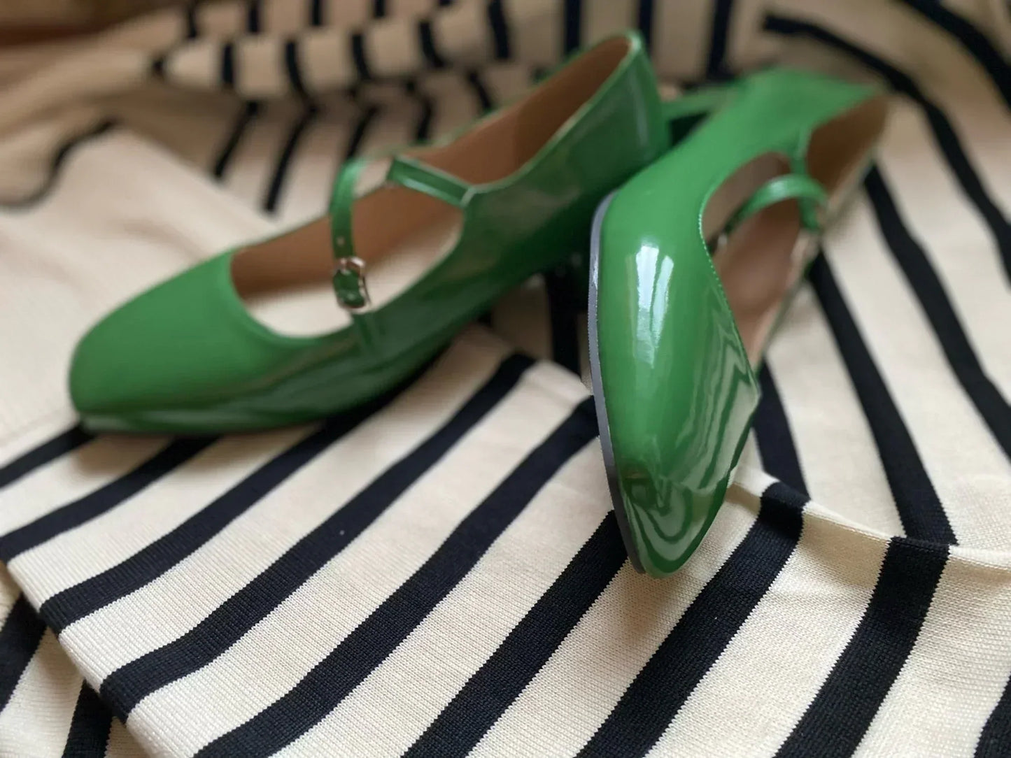 ND | Chaussures à talon bloc brillant