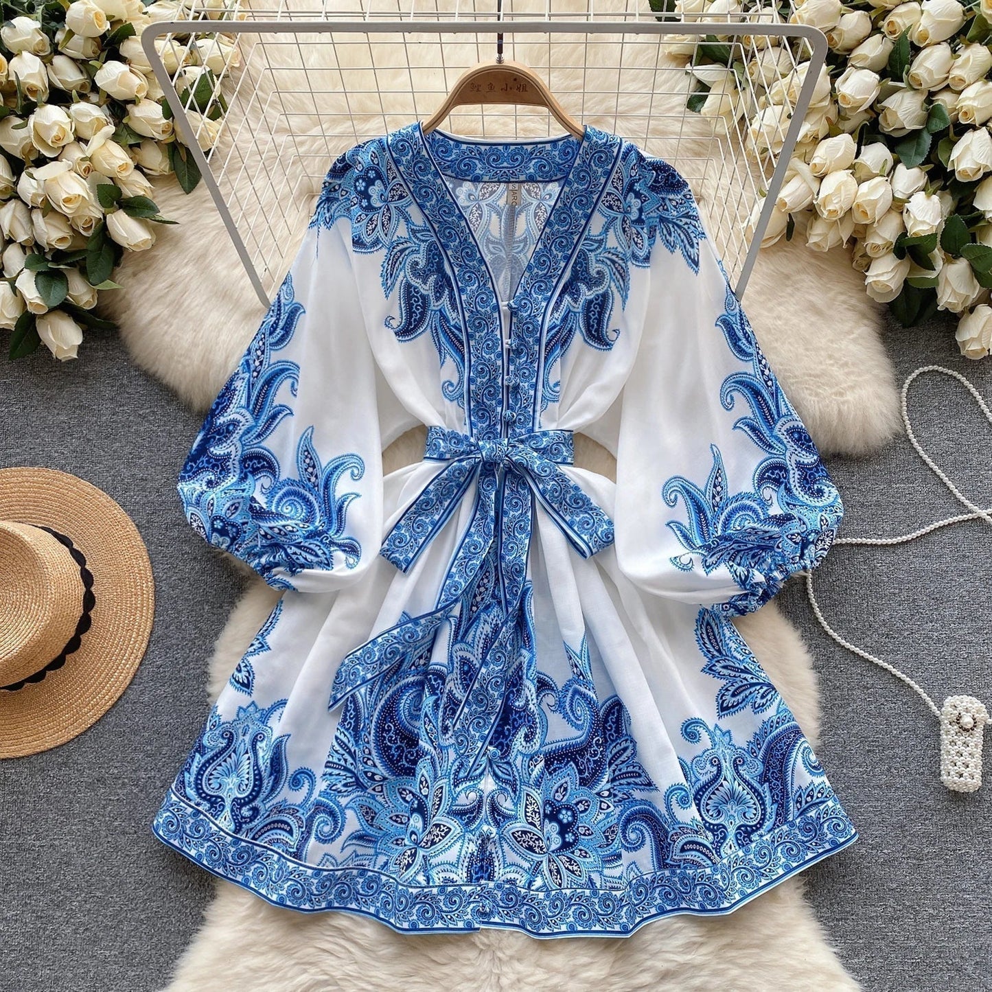 EP | Mini-robe élégante à l'imprimé vintage, manches bouffantes en ligne A et décolleté en V