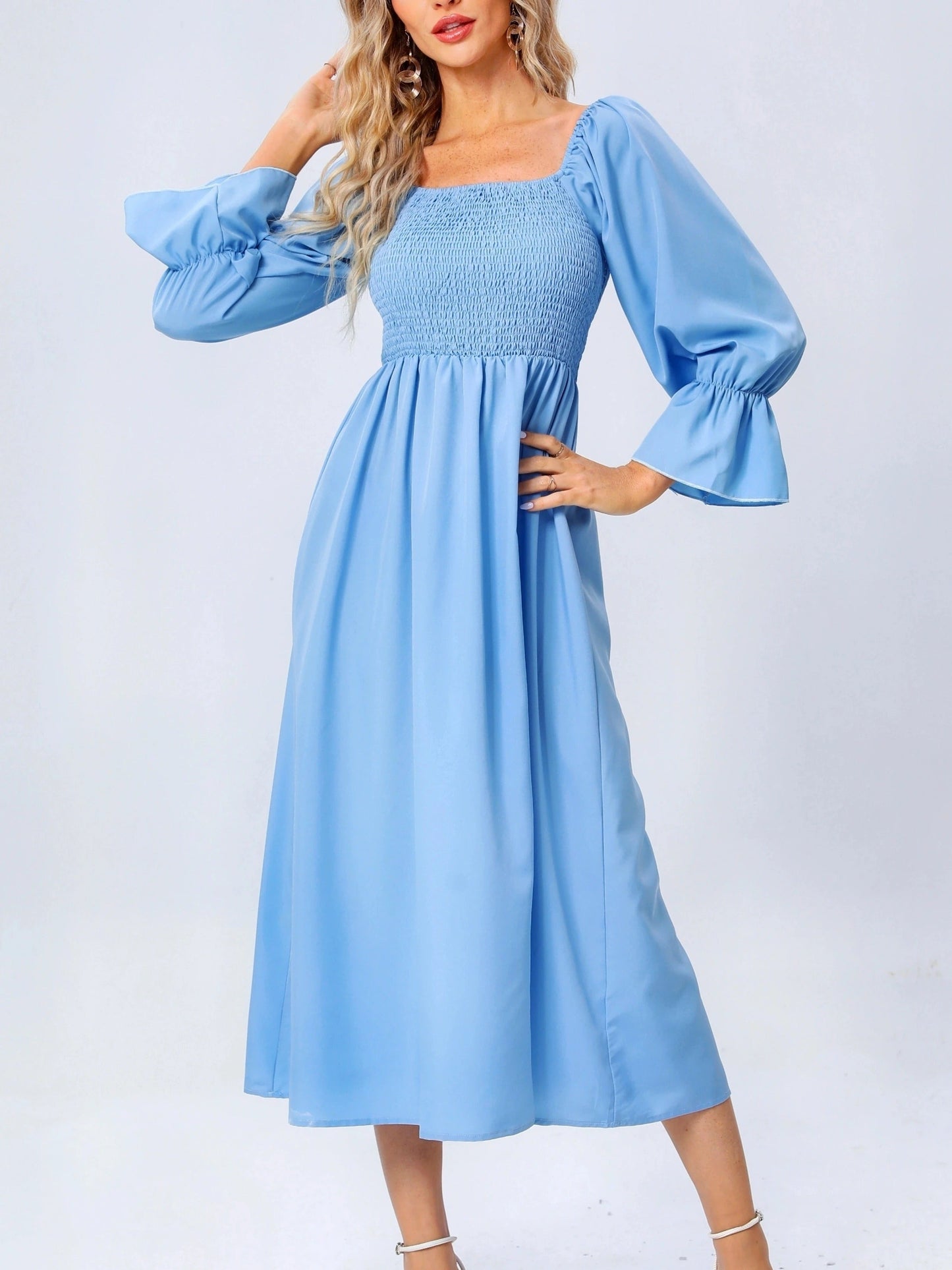 EP | Robe midi avec manches bouffantes